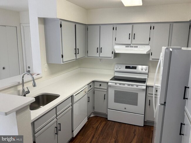 Building Photo - 18520 Boysenberry Dr Unit 230