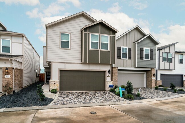8209 Rising Stream Dr