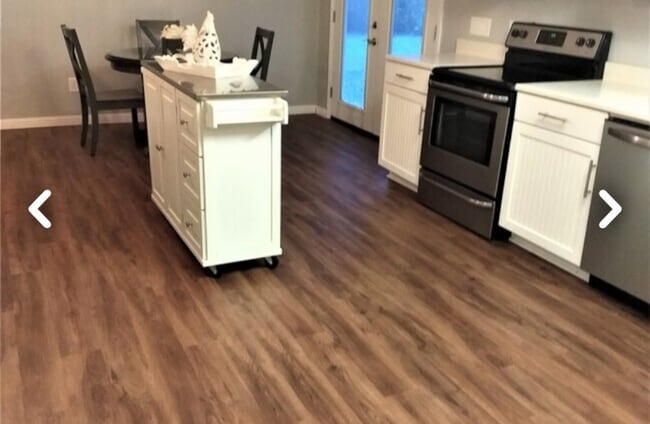 Photo - 225 Circle Dr