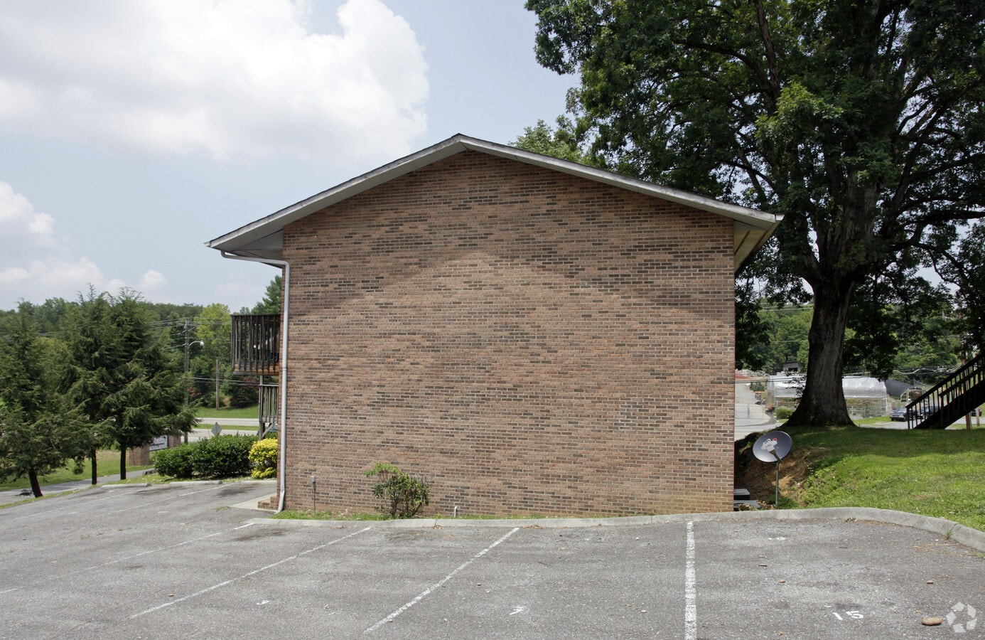 Chapman Heights Apartments - Chapman Heights Apartments