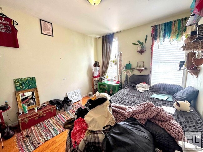 Photo - MENAHAN STREET Unit 3F