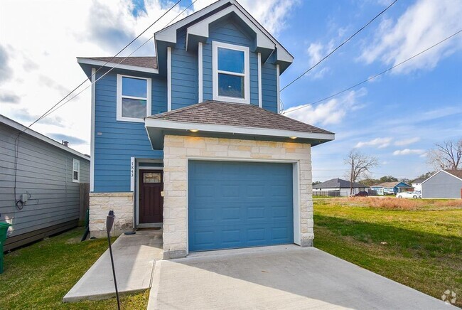 Building Photo - 7843 Dyer St Rental