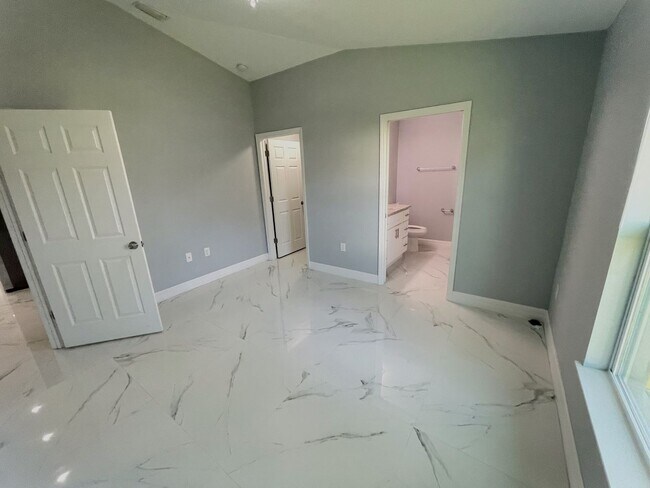 Photo - AKACHER01 Unidad 5349