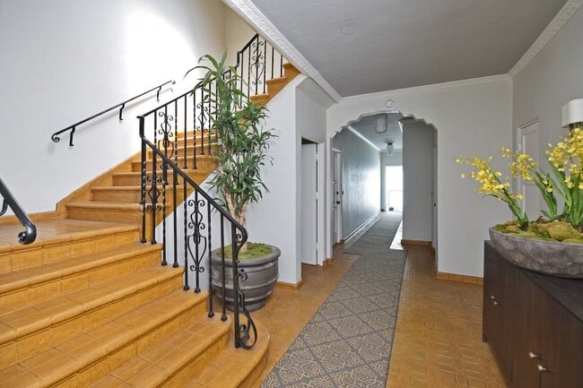 Photo - 724 S Genesee Ave Unit 5