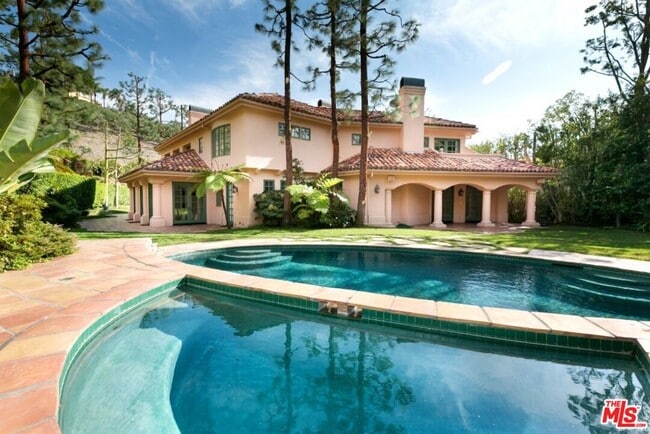 Building Photo - 1450 Cuesta Linda Dr