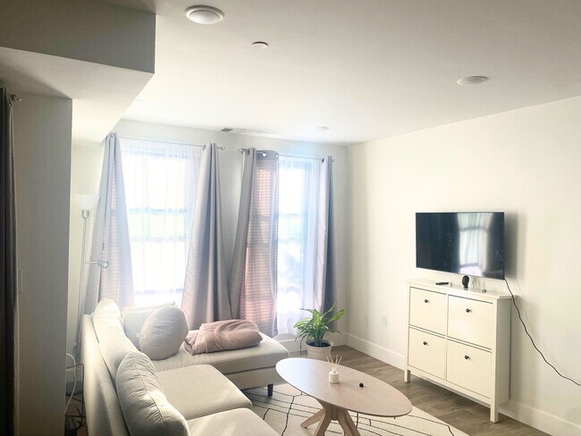 Photo - 173 Magnolia St Unit 4