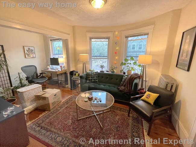 Building Photo - 18 Sanborn Ave Unit #6