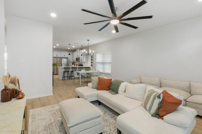 Photo - 226 Richards St