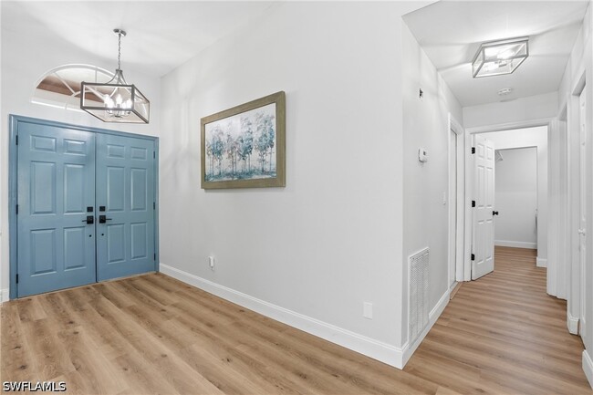 Photo - 670 Lambton Ln