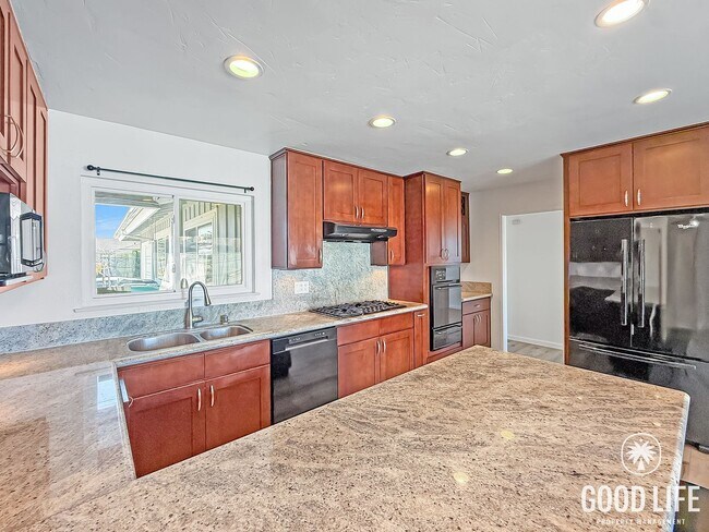 Photo - Beautiful 4Bd/2Ba Located in UTC!