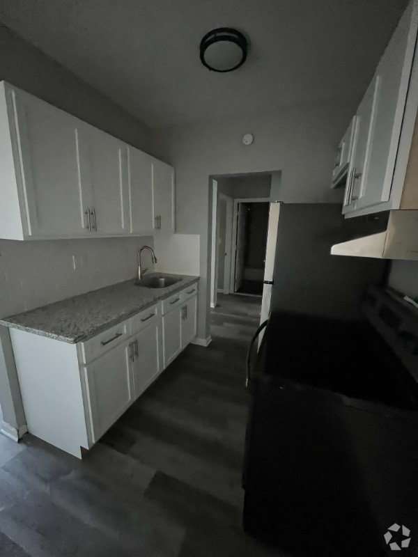 Building Photo - 89 S Whitney St Rental