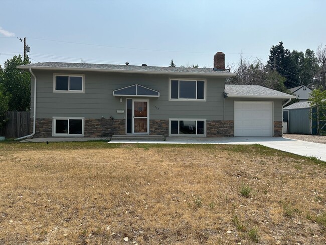 Building Photo - 4bed Rental June 2026