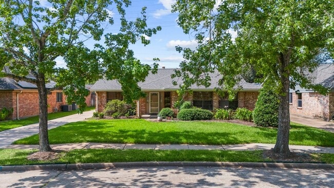 Building Photo - 2710 Pineleaf Dr Rental