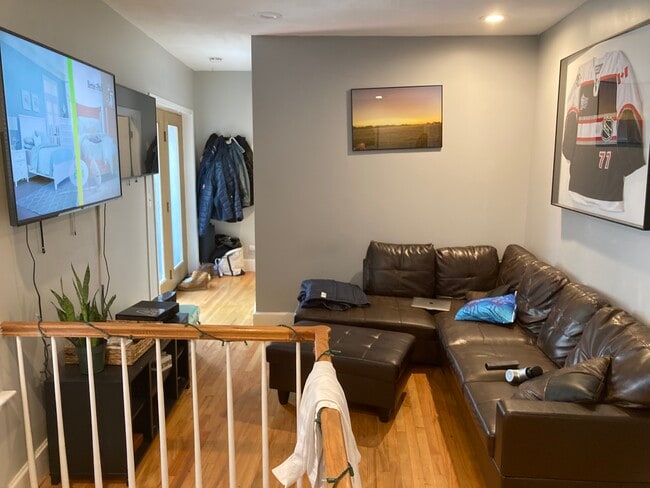 Building Photo - 39 Sheafe St Unit 2