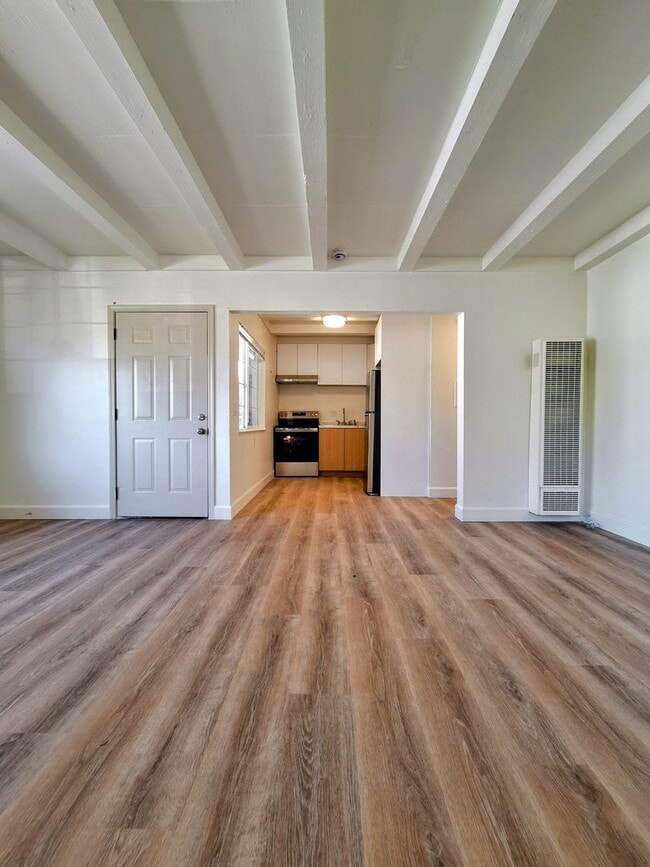 Building Photo - 1652 Crucero Dr Unit #4