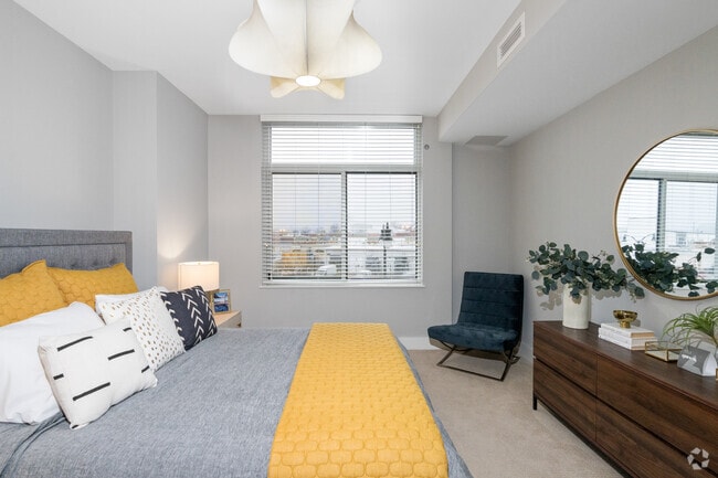 1BR, 1BA - 673SF - Bedroom