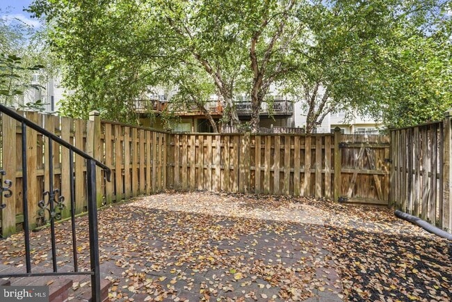 Photo - 3140 Galaxy Way