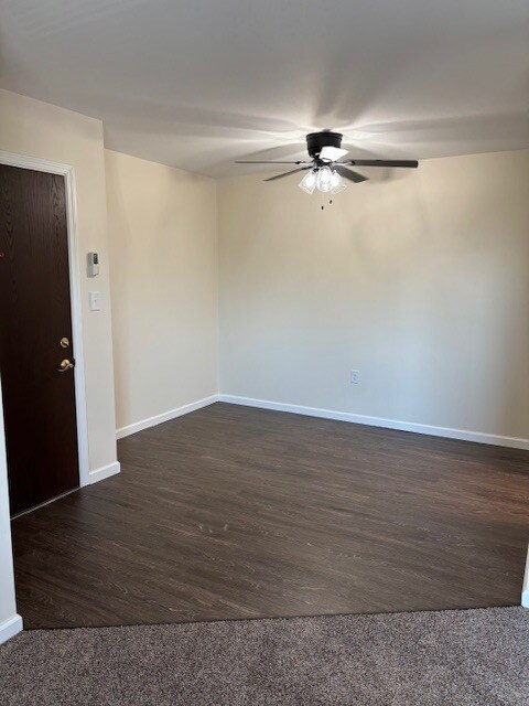 Photo - 403 County Line Rd Unidad Apt