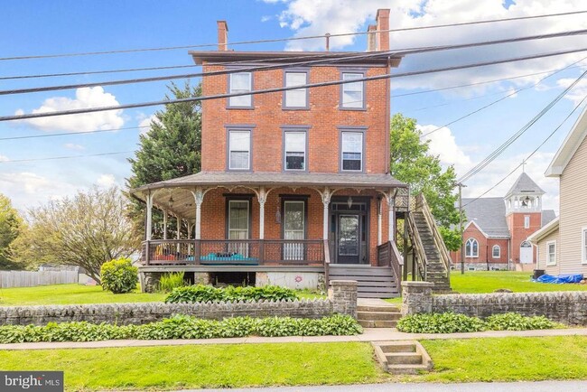 Building Photo - 200 Cochran St
