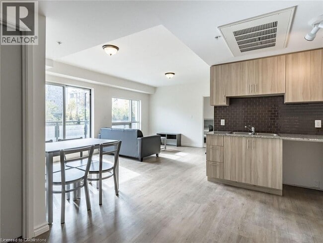 Photo - 275 Larch St Unit H-208