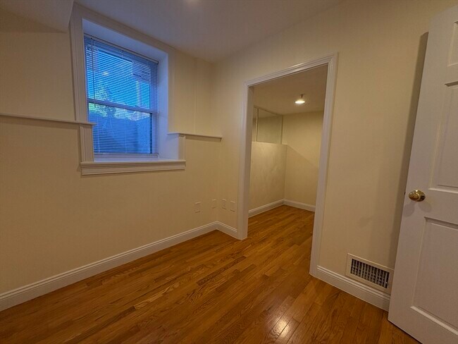 Photo - 1824 Beacon St Unit 1