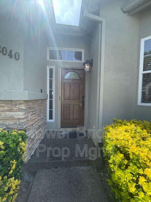 Photo - 12040 Gold Pointe Ln