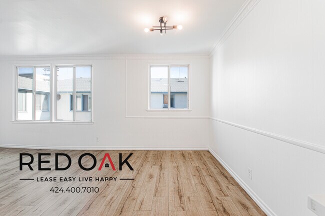 Building Photo - 820 S Gramercy Pl Unit 11