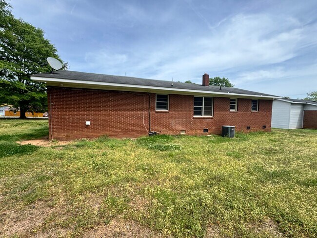 Photo - 3/1 House in Shelby, NC - still working on the house