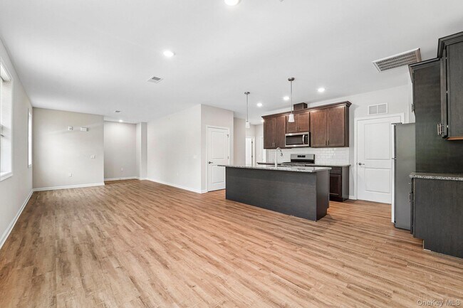 Photo - 420 Tower Ridge Cir