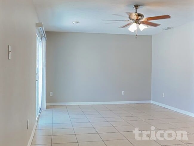 Photo - 1928 W Clinton St