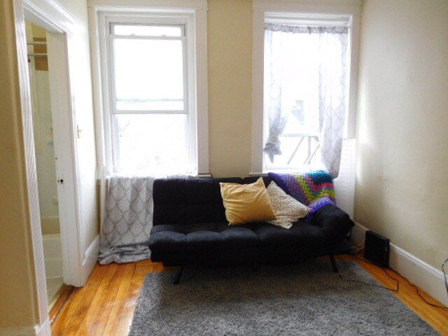 81 Empire St