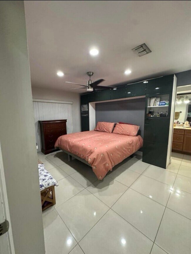 Photo - 8 Elton Pl