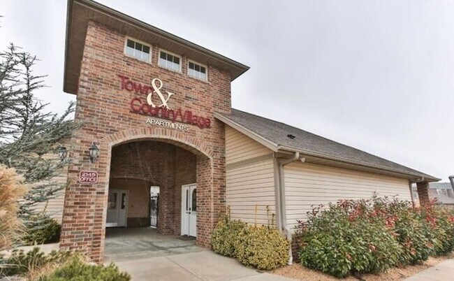 Photo - Town & Country Apartments