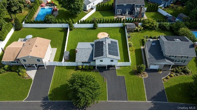Photo - 18 Catherwood Crescent