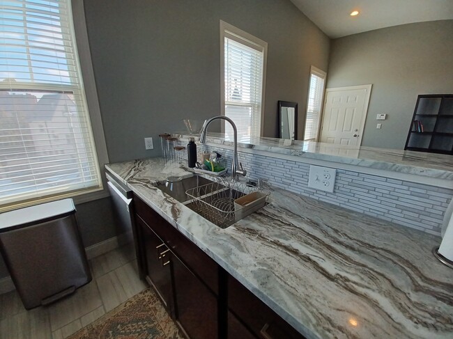 Photo - 1786 W Willis St Unidad 6