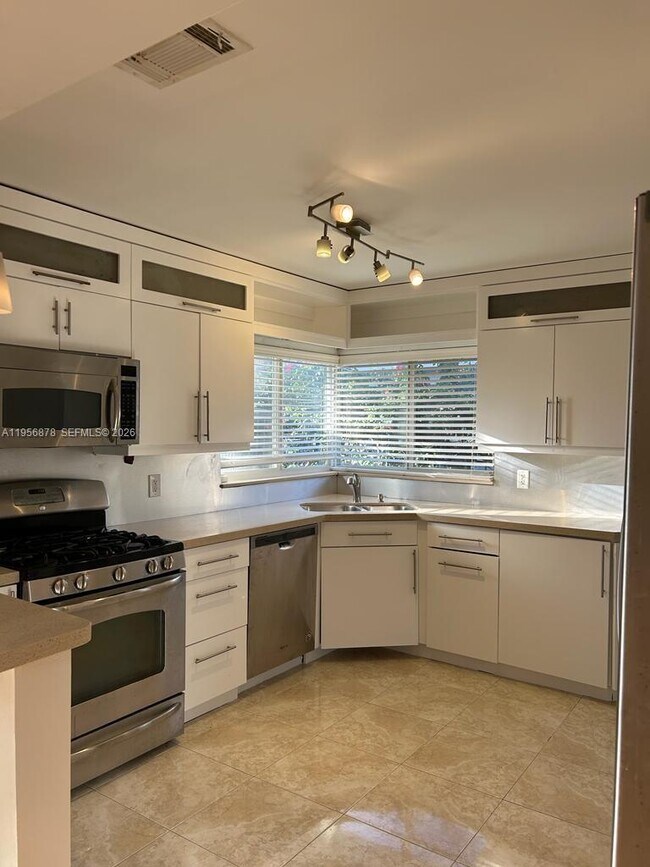 Photo - 9208 Byron Ave