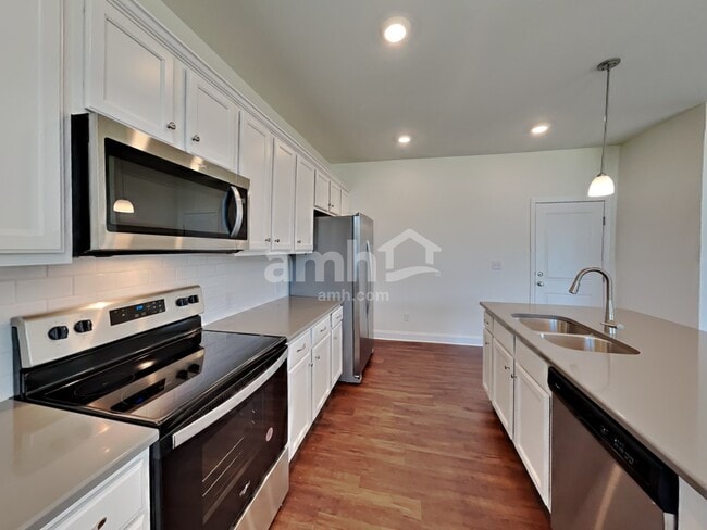 Photo - 150 Hazel Pk Dr