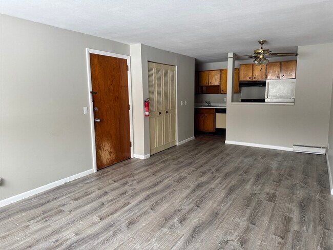 Photo - 320 Elm St Unit 3