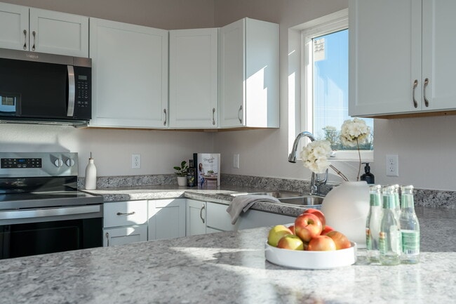 Photo - 3131-3201 Noble Dr