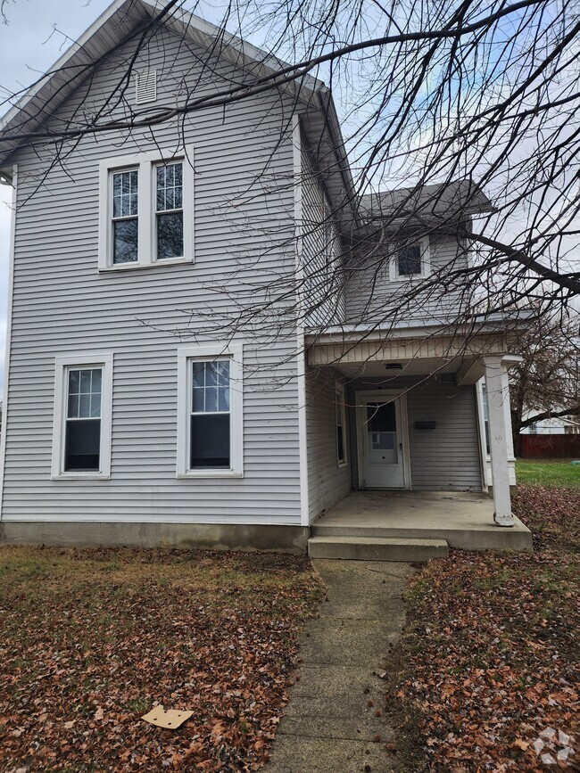 Building Photo - 202 W Locust St Rental