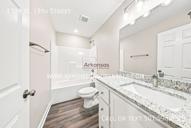 Photo - 1309 W 19th St