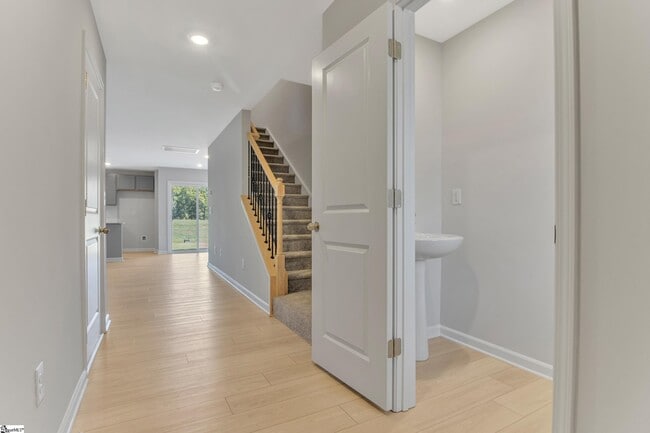 Photo - 3040 Willow Rd