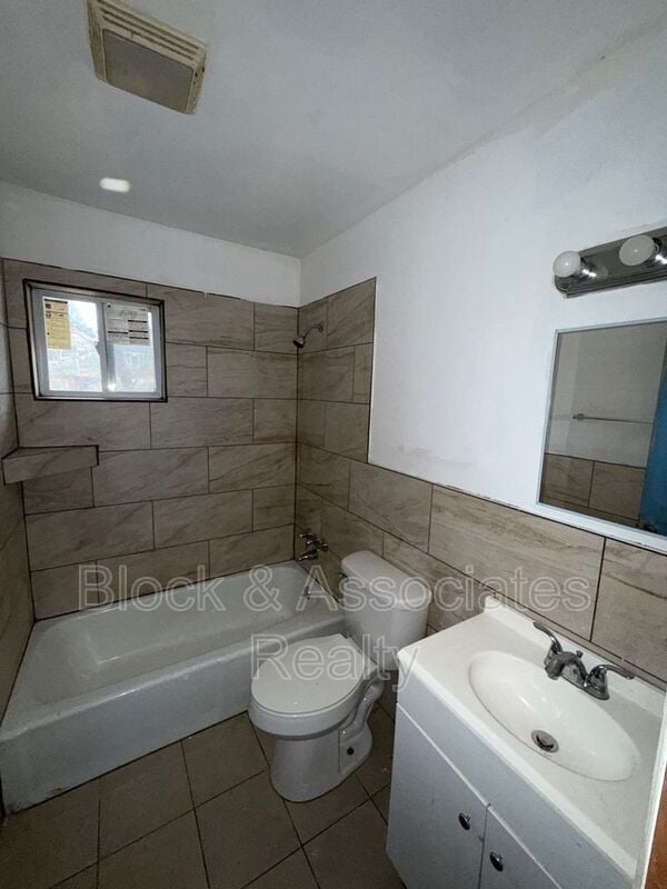 Photo - 309 N Hall St Unit Apt A