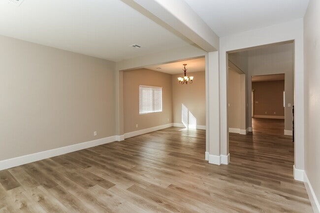 Photo - 7649 Heavenly Peak St