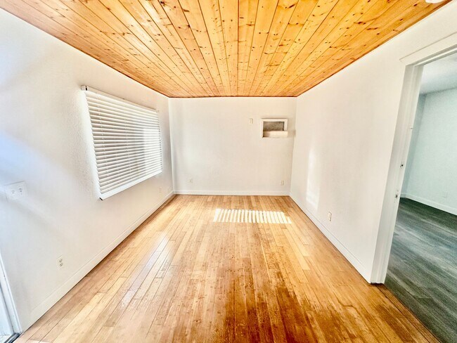 Photo - 2/2 With Bonus Room