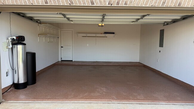 Photo - 215 Amaranth Wy