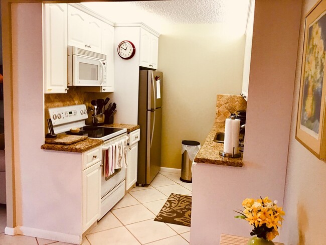 Photo - 4008 Cornwall A