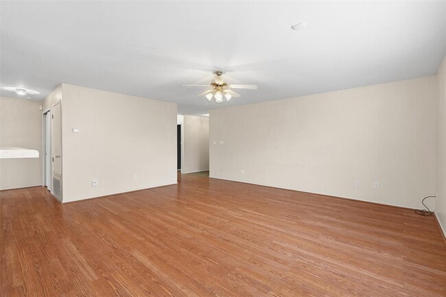 Photo - 700 Riverway Ln