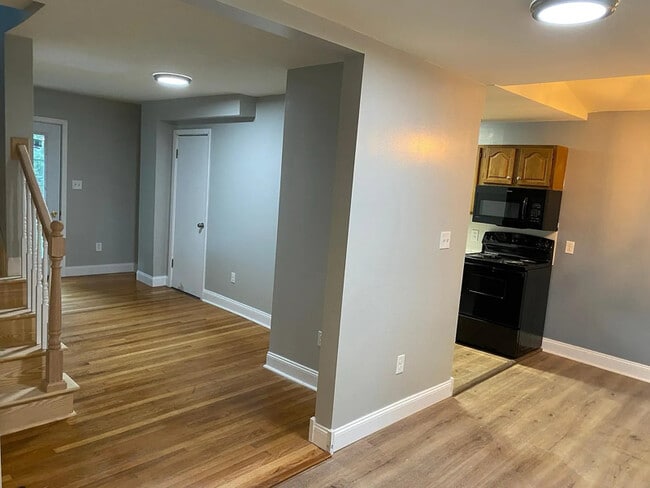 Photo - 3054 S Pike Ave Apartamento Unidad B