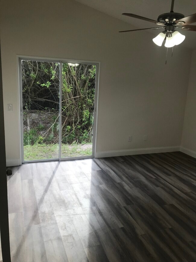 Photo - 1340 18th Ave SW